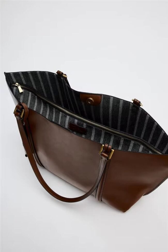 Sac en Cuir Élégant - Simplicité et Raffinement – Image 4