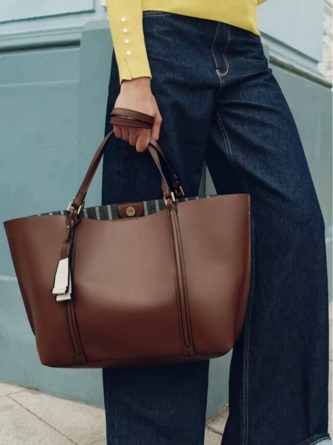 Sac en Cuir Élégant - Simplicité et Raffinement – Image 5